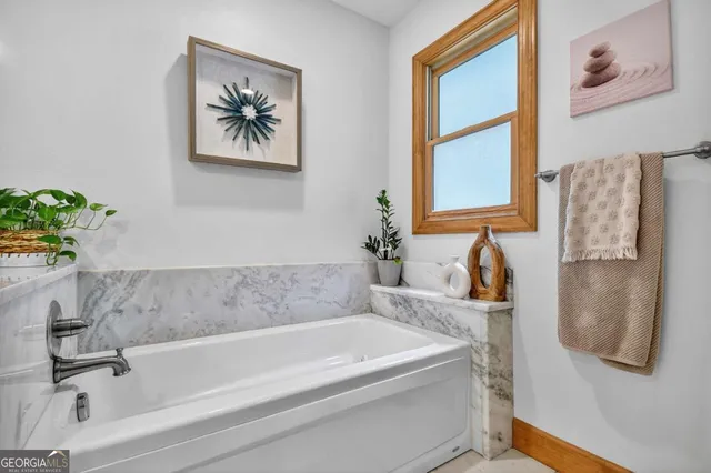 $564,900 | 380 Bear Trail, Murphy, NC 28906