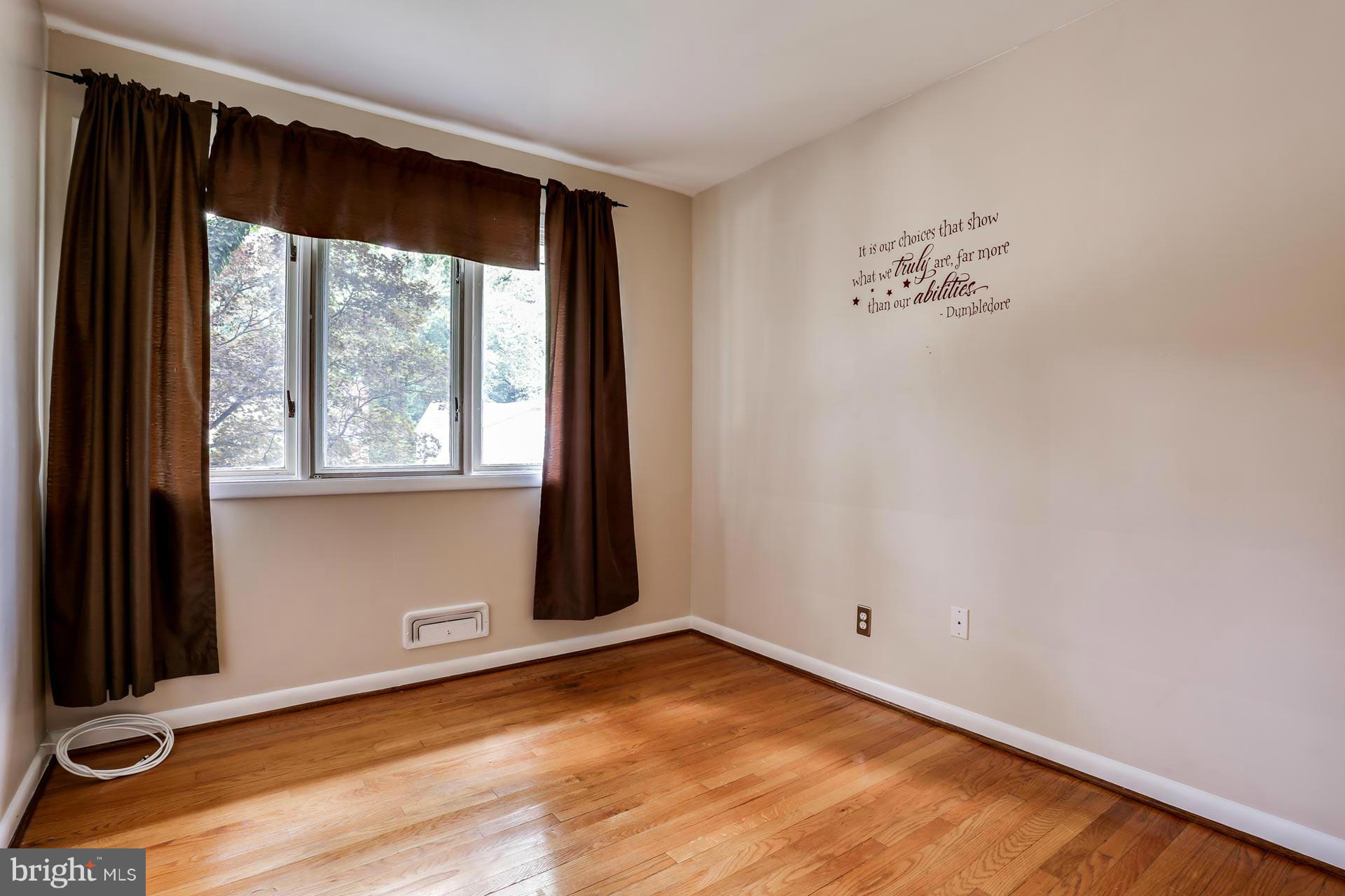 413 Nottingham Road Baltimore, MD 21229 - Photo 17 of 29 Bedroom