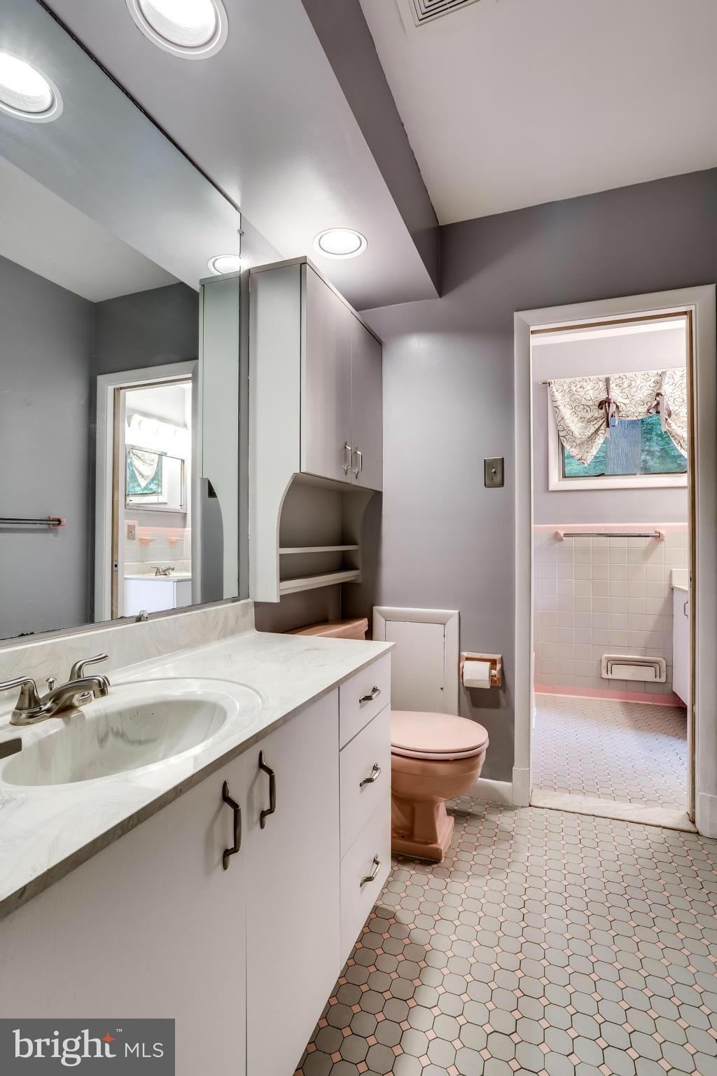 413 Nottingham Road Baltimore, MD 21229 - Photo 20 of 29 Bath