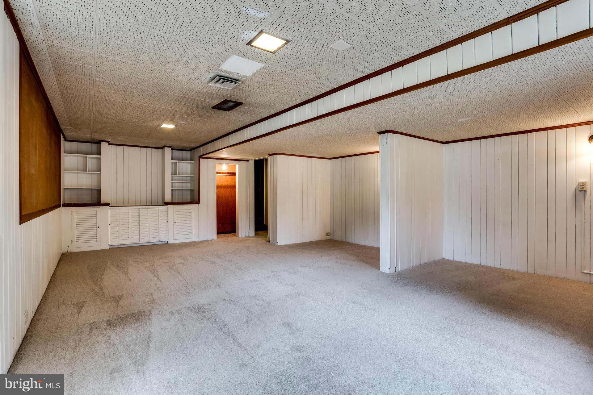 413 Nottingham Road Baltimore, MD 21229 - Photo 22 of 29 Family Room