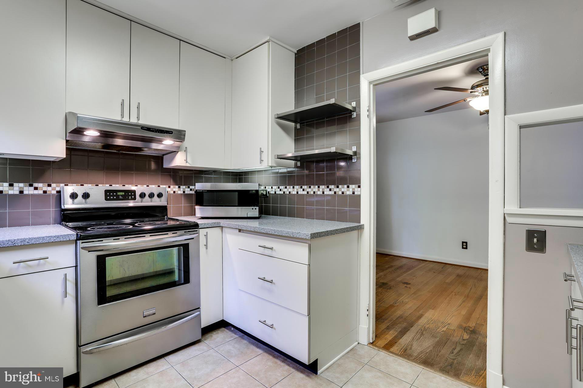 413 Nottingham Road Baltimore, MD 21229 - Photo 6 of 29 Kitchen