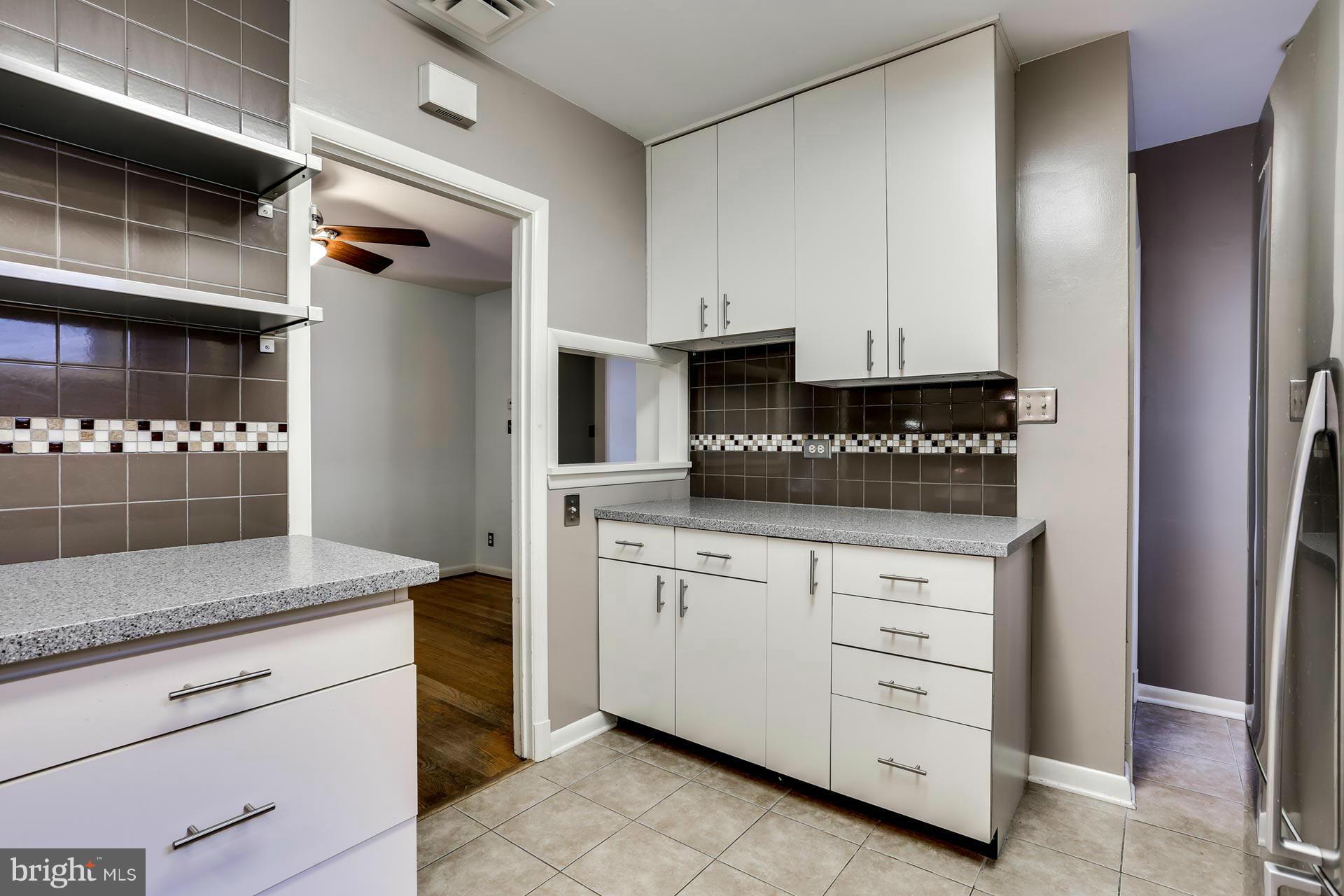 413 Nottingham Road Baltimore, MD 21229 - Photo 7 of 29 Kitchen