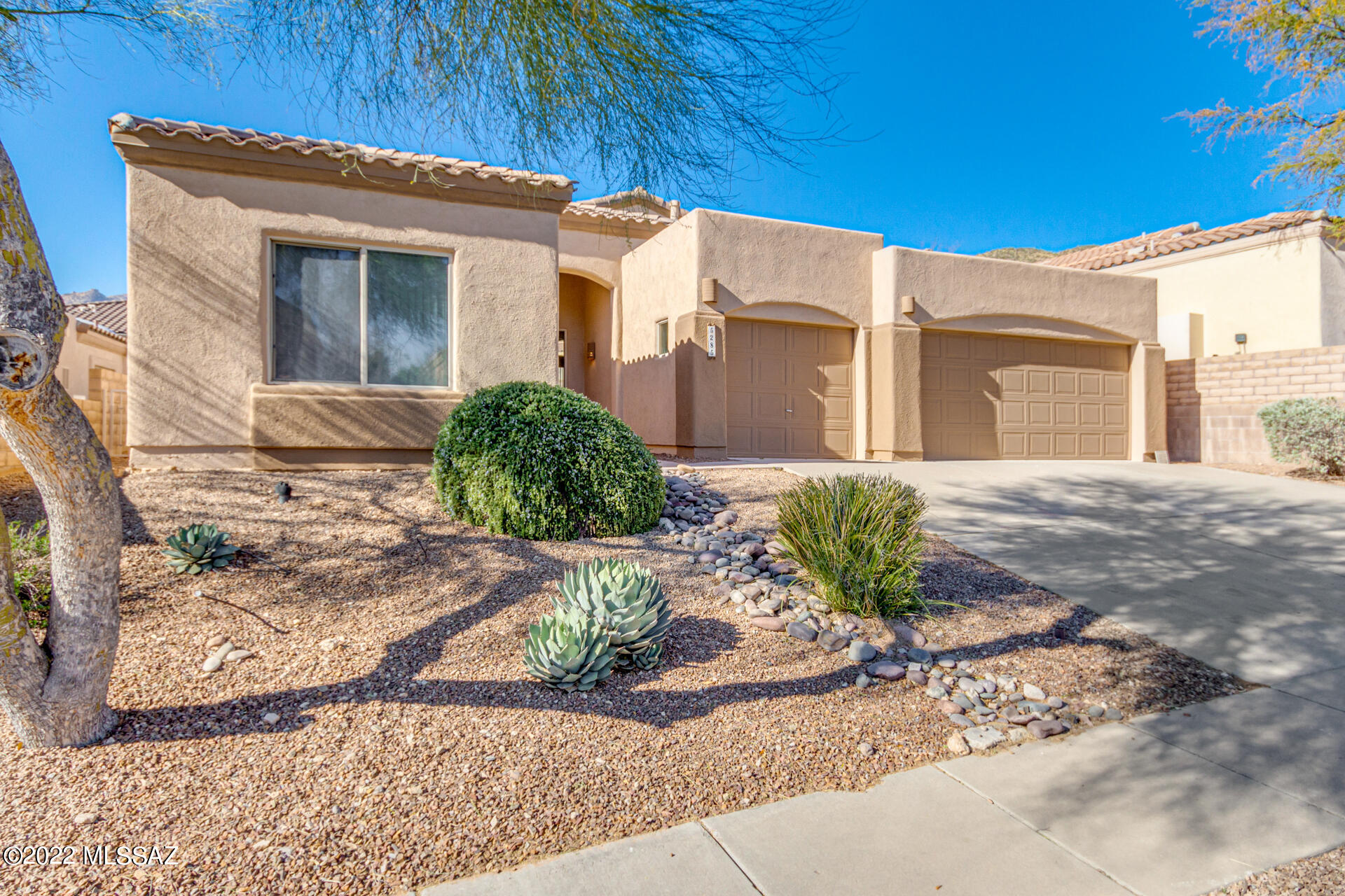 5285 Spring View Drive Tucson, AZ 85749 - Photo 1 of 28 Gallery Image 1