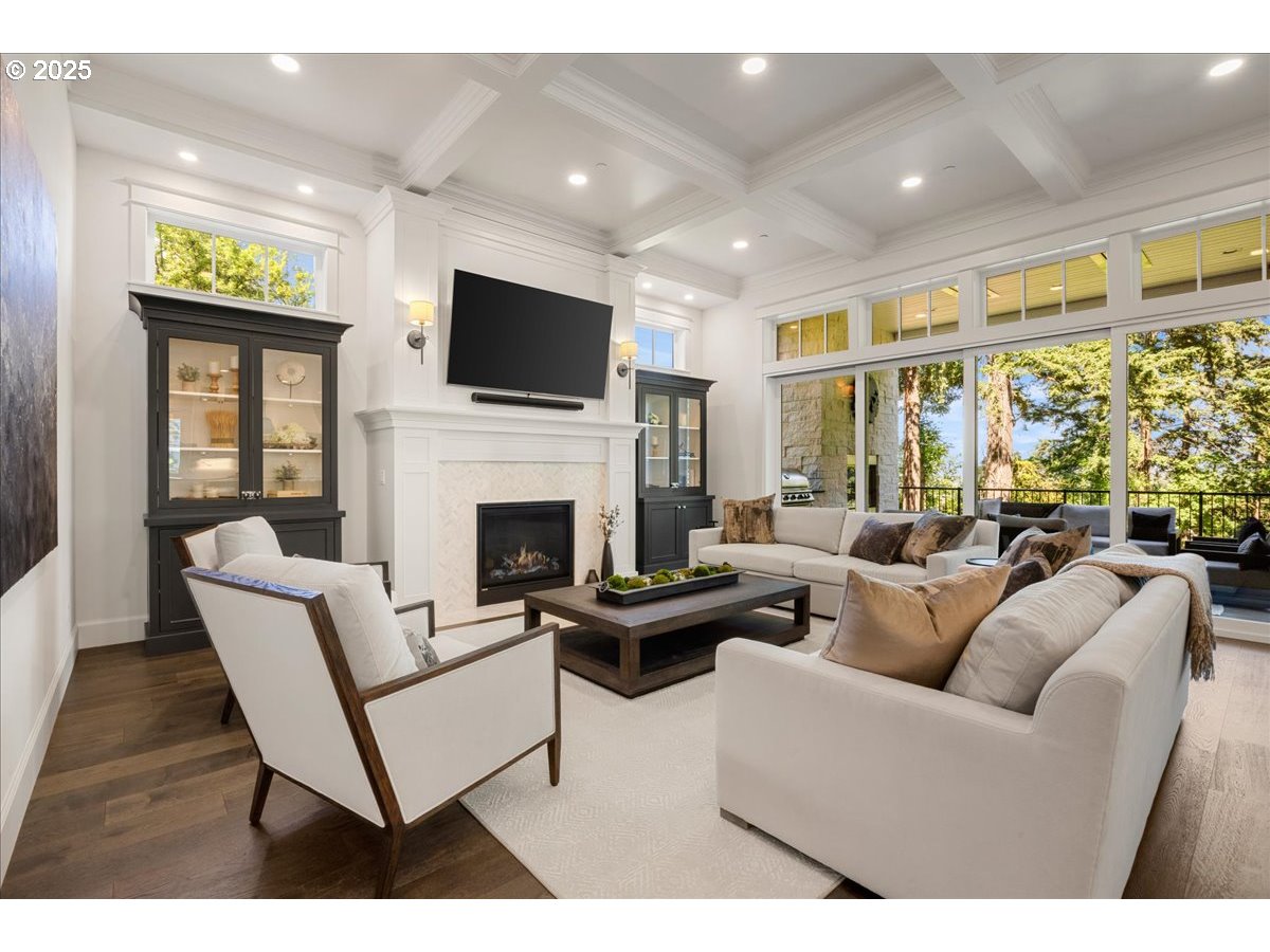 2097 South Military Road Portland, OR 97219 - Photo 11 of 46 Gallery Image 11