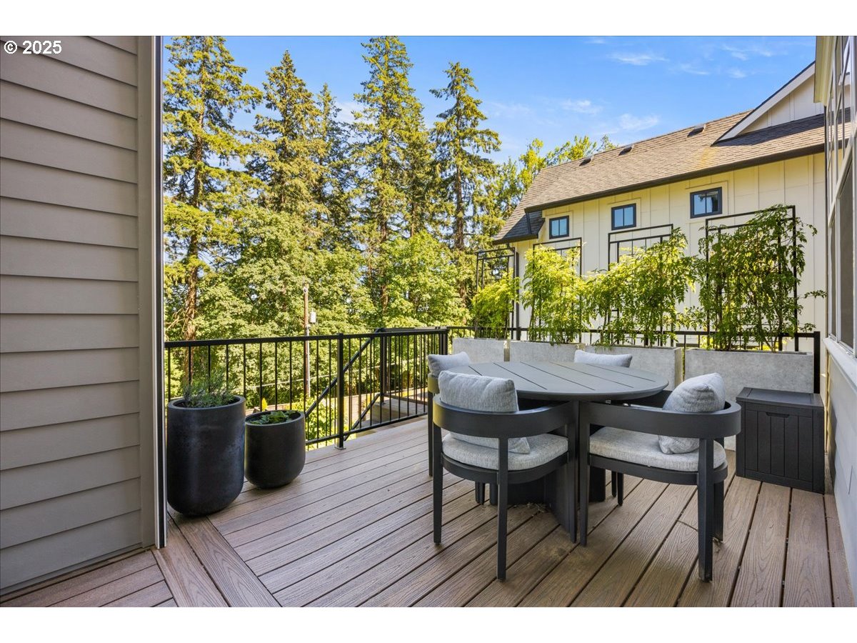 2097 South Military Road Portland, OR 97219 - Photo 16 of 46 Gallery Image 16