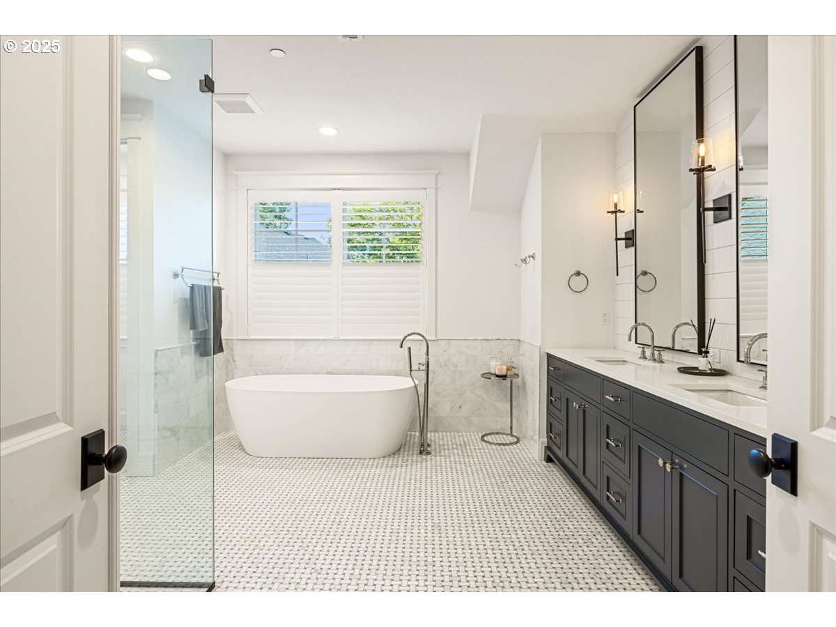 2097 South Military Road Portland, OR 97219 - Photo 31 of 46 Gallery Image 31