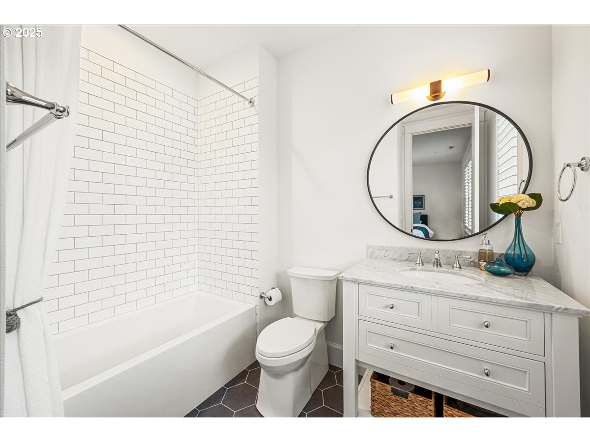 2097 South Military Road Portland, OR 97219 - Photo 37 of 46 Gallery Image 37