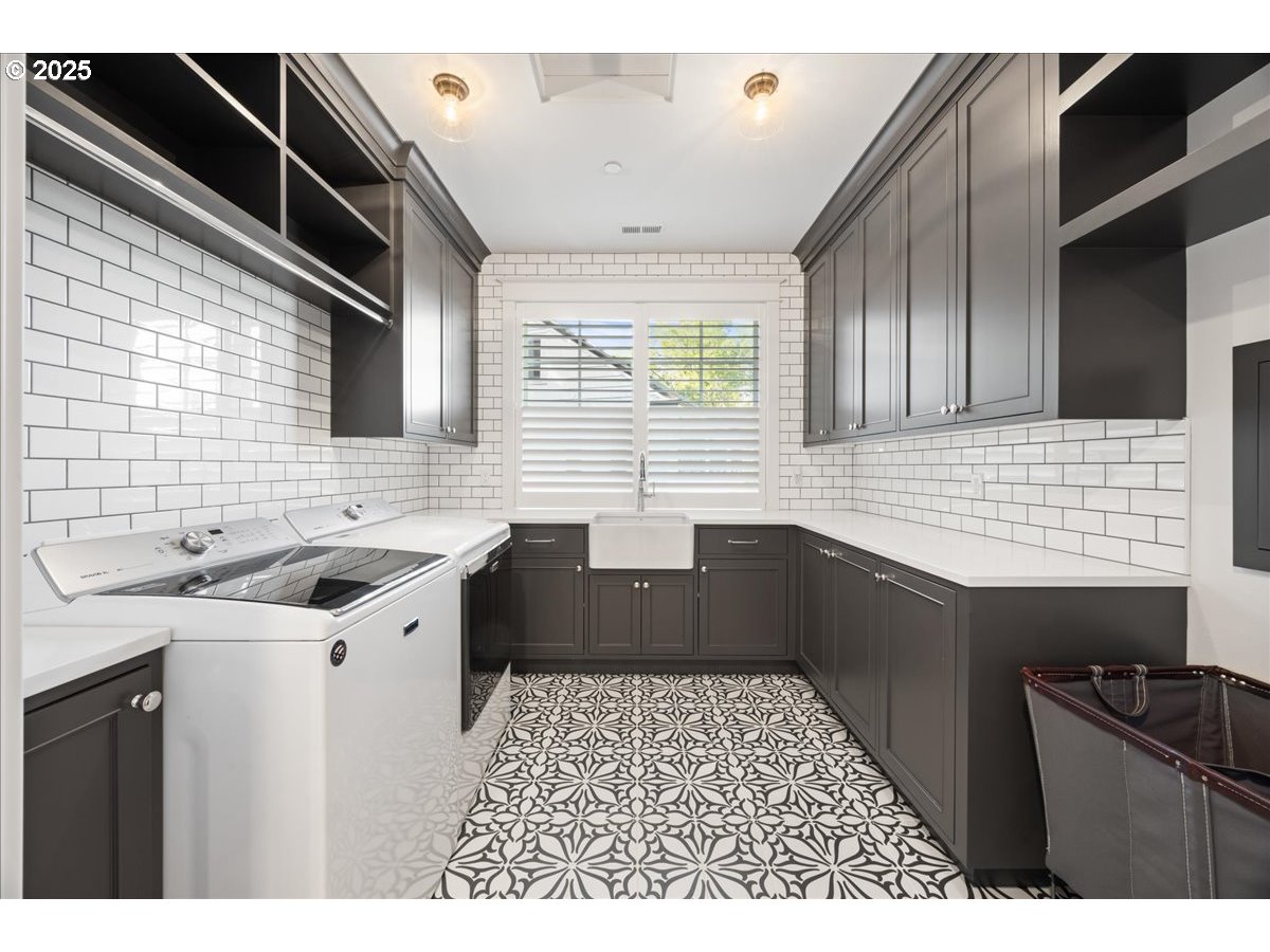 2097 South Military Road Portland, OR 97219 - Photo 38 of 46 Gallery Image 38