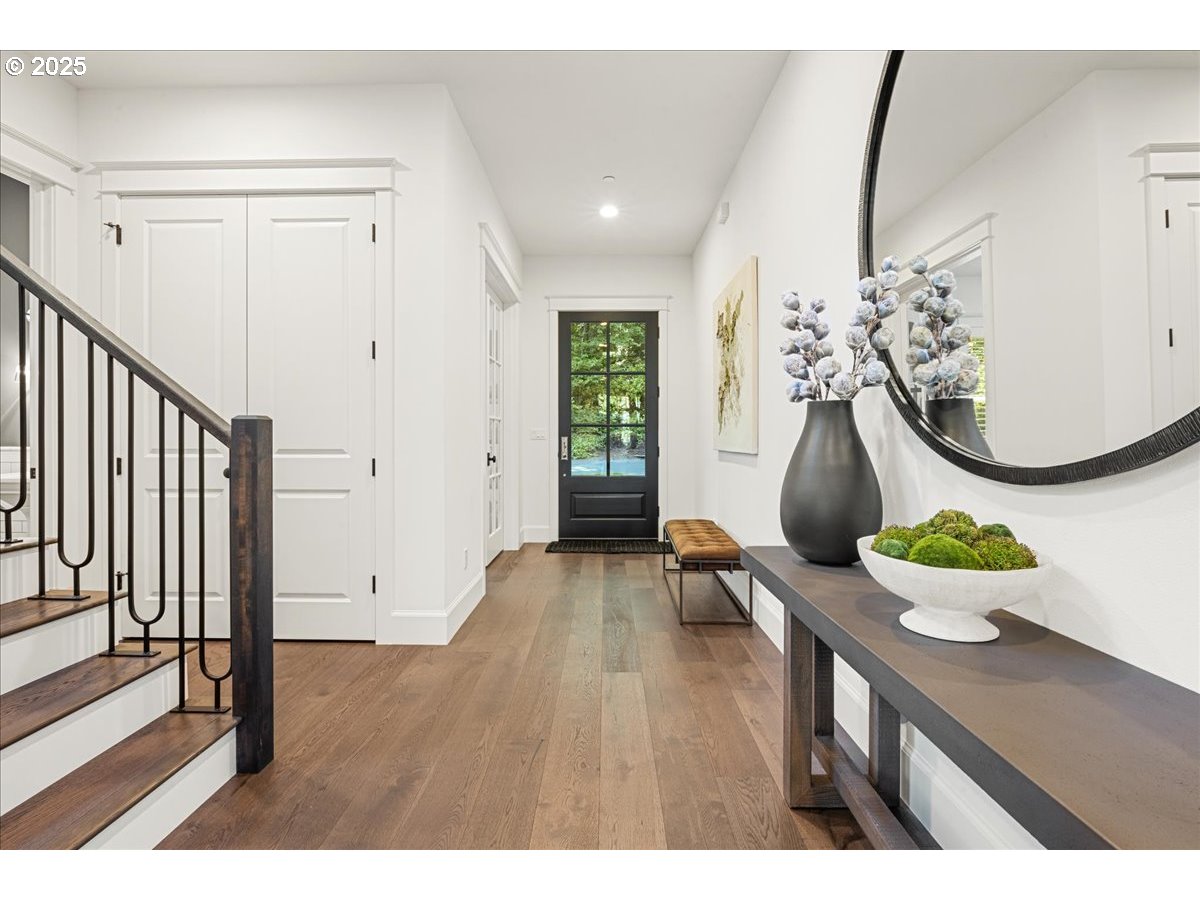 2097 South Military Road Portland, OR 97219 - Photo 5 of 46 Gallery Image 5