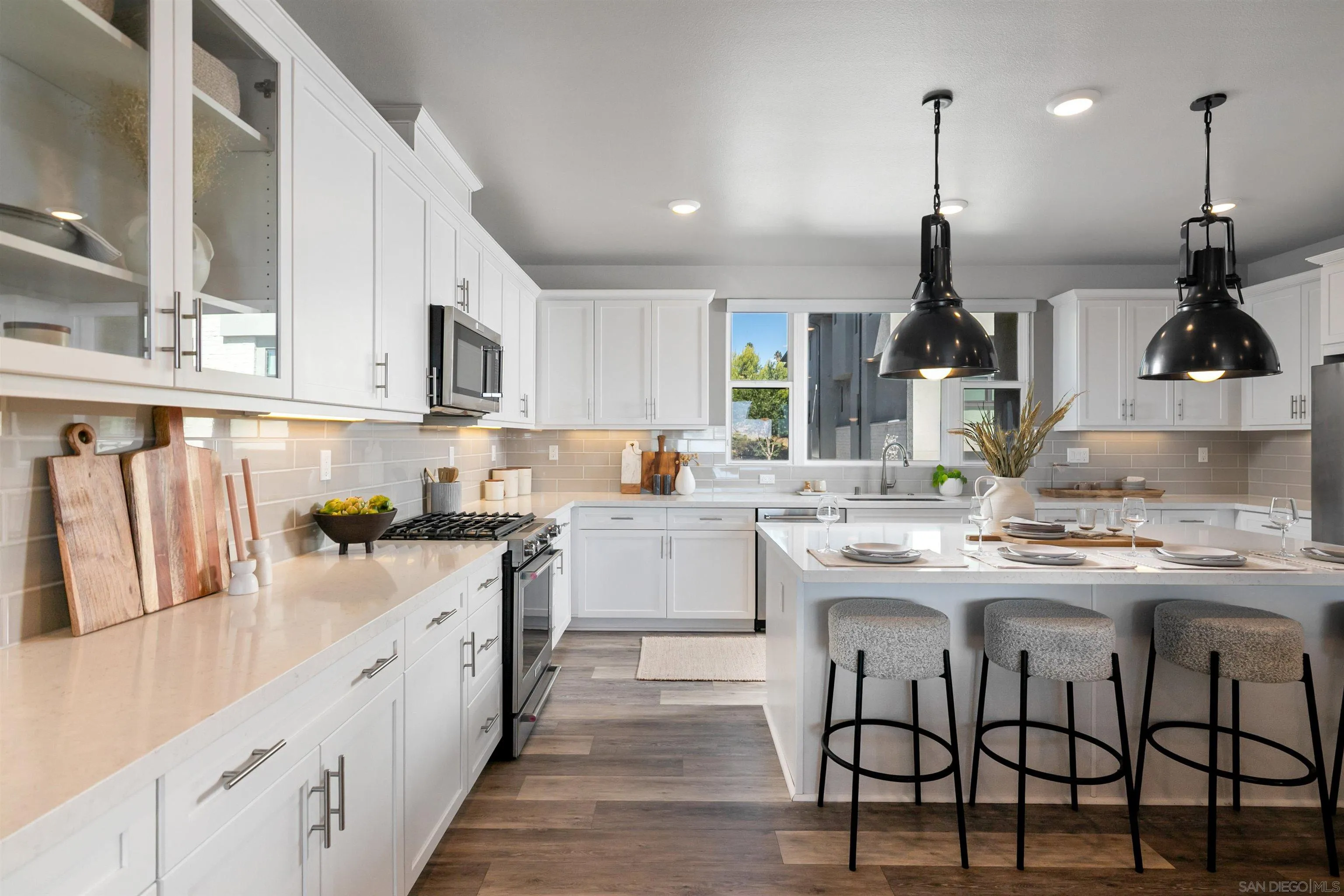 2929 Via Alta Place San Diego, CA 92108 - Photo 13 of 43