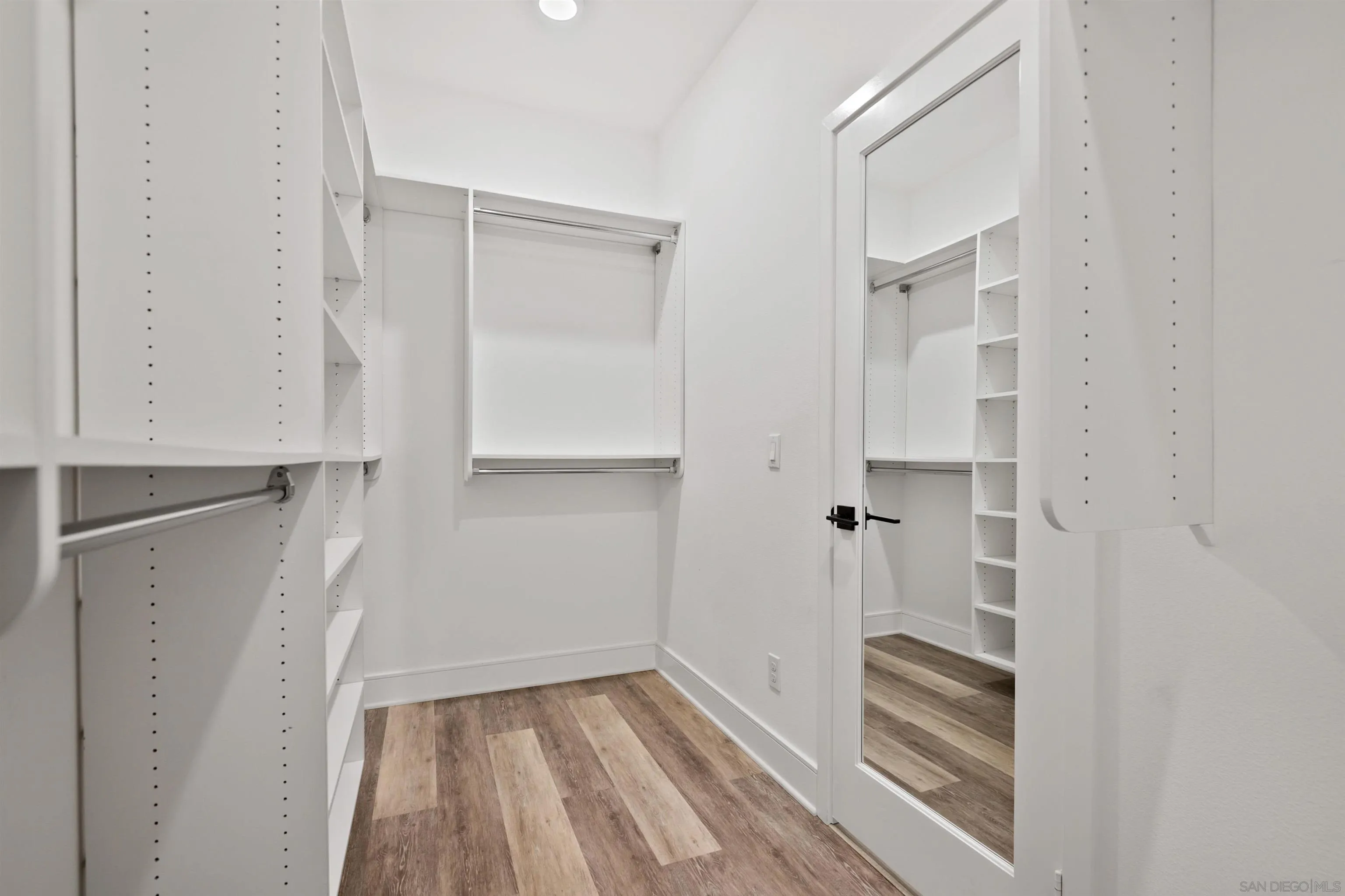 2929 Via Alta Place San Diego, CA 92108 - Photo 19 of 43