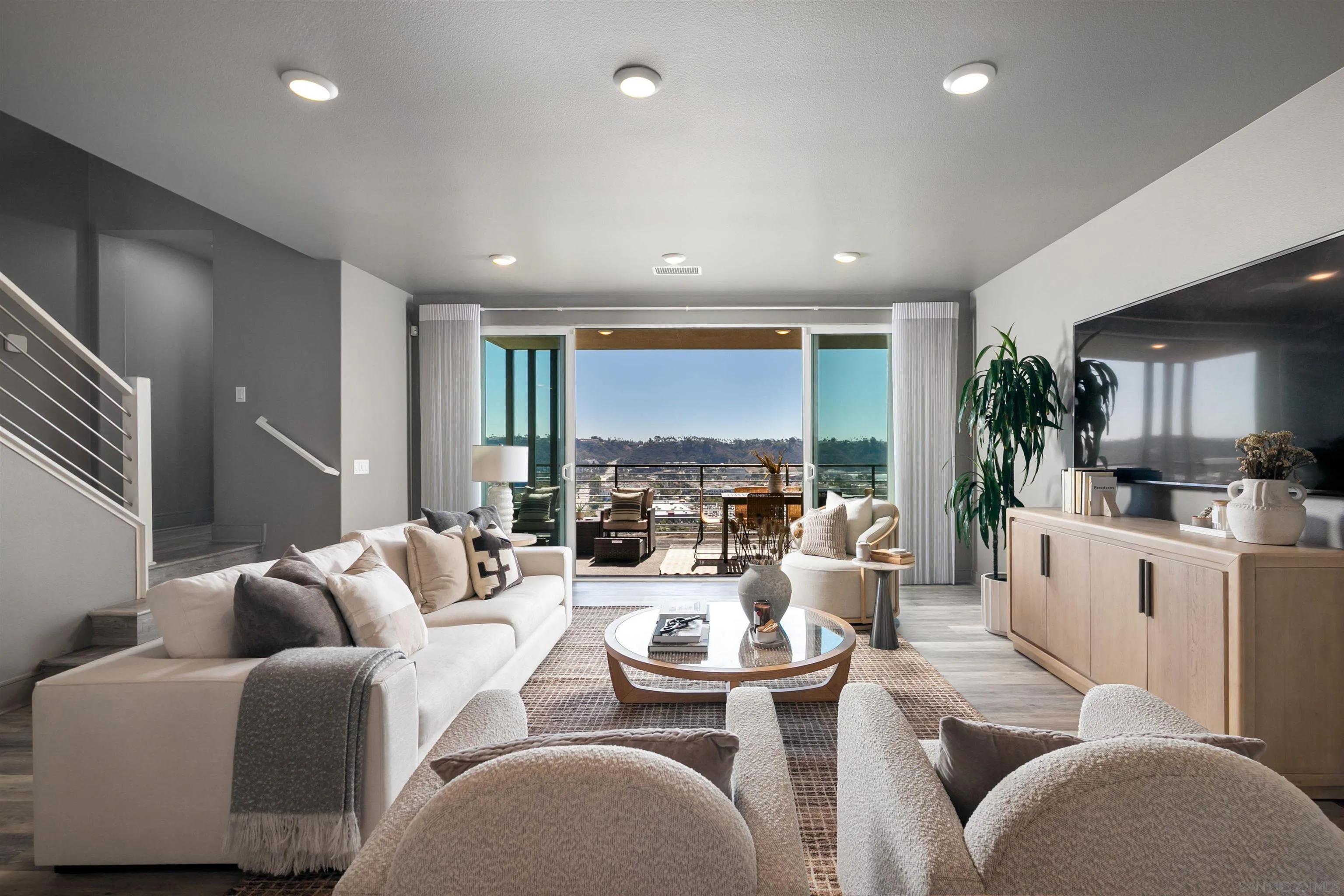 2929 Via Alta Place San Diego, CA 92108 - Photo 2 of 43