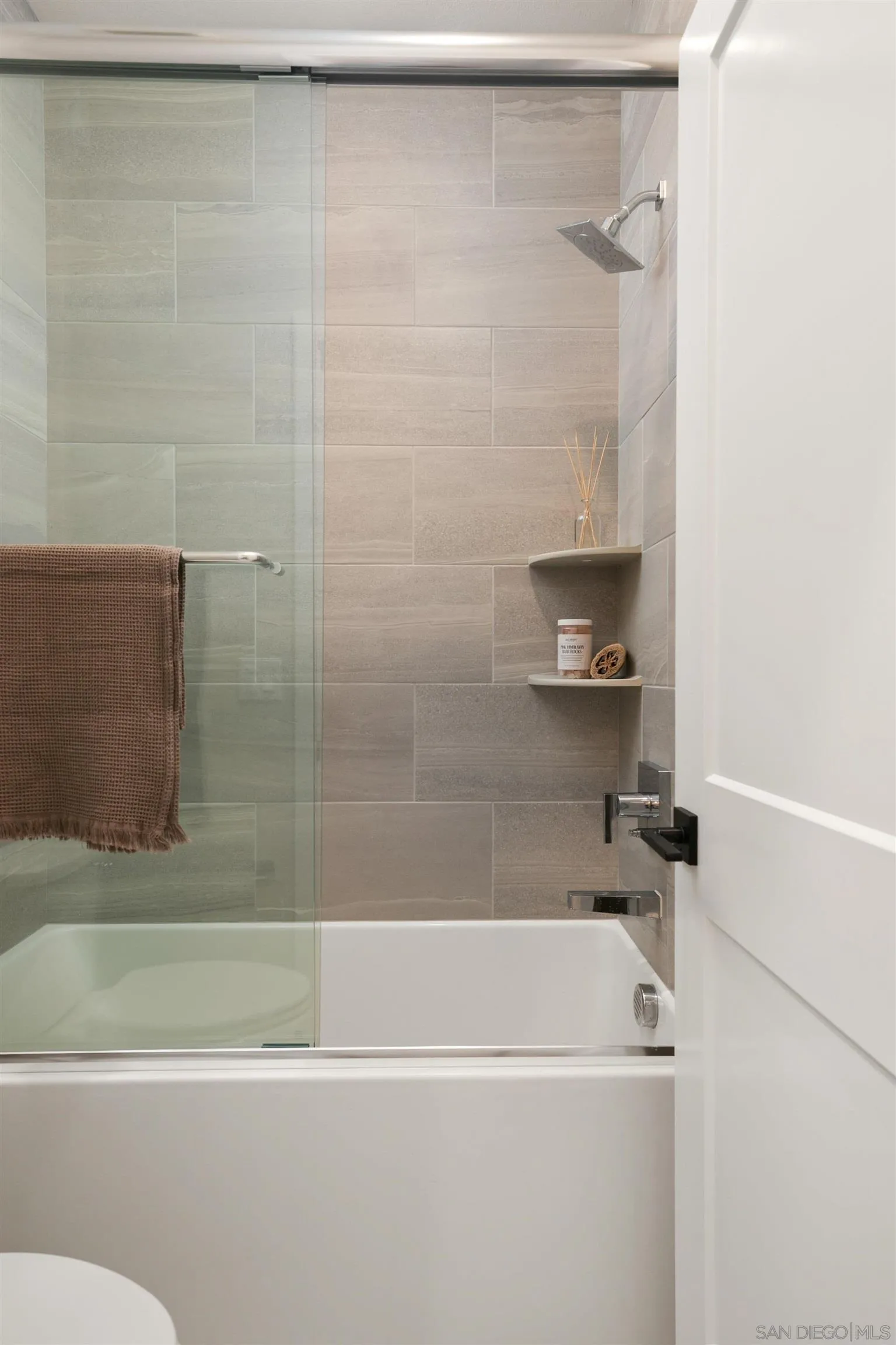 2929 Via Alta Place San Diego, CA 92108 - Photo 25 of 43