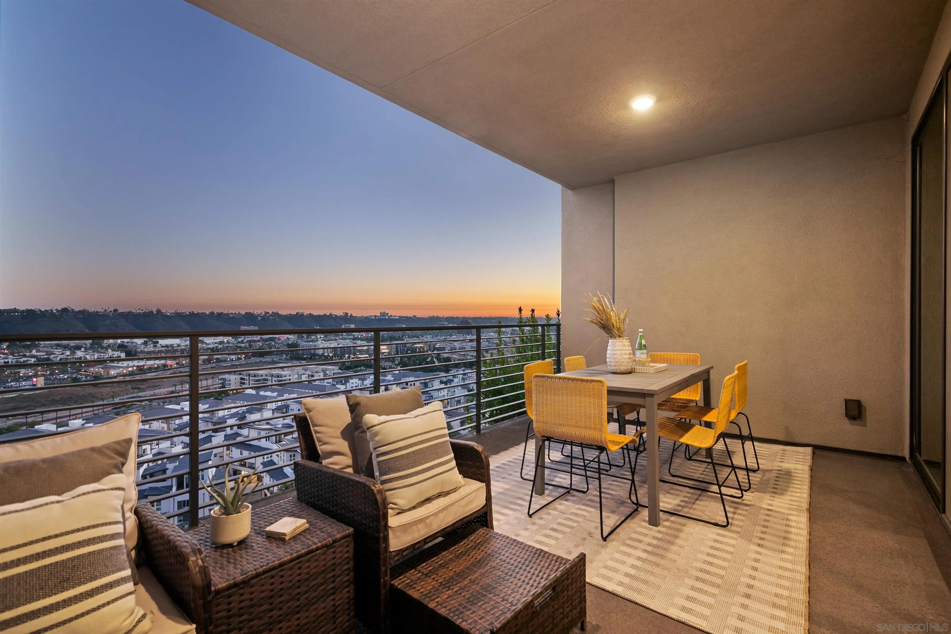 2929 Via Alta Place San Diego, CA 92108 - Photo 4 of 43