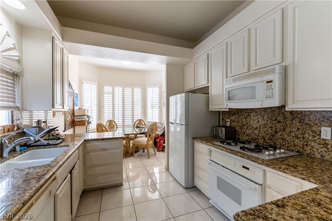 1608 Sun Ridge Drive Las Vegas, NV 89117 - Photo 25 of 30 Kitchen