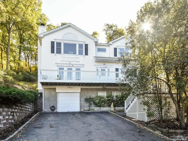 $995,000 | 4 Ale Court, Centerport, NY 11721