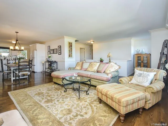 $995,000 | 4 Ale Court, Centerport, NY 11721