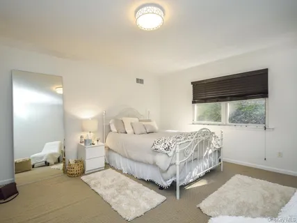 $995,000 | 4 Ale Court, Centerport, NY 11721