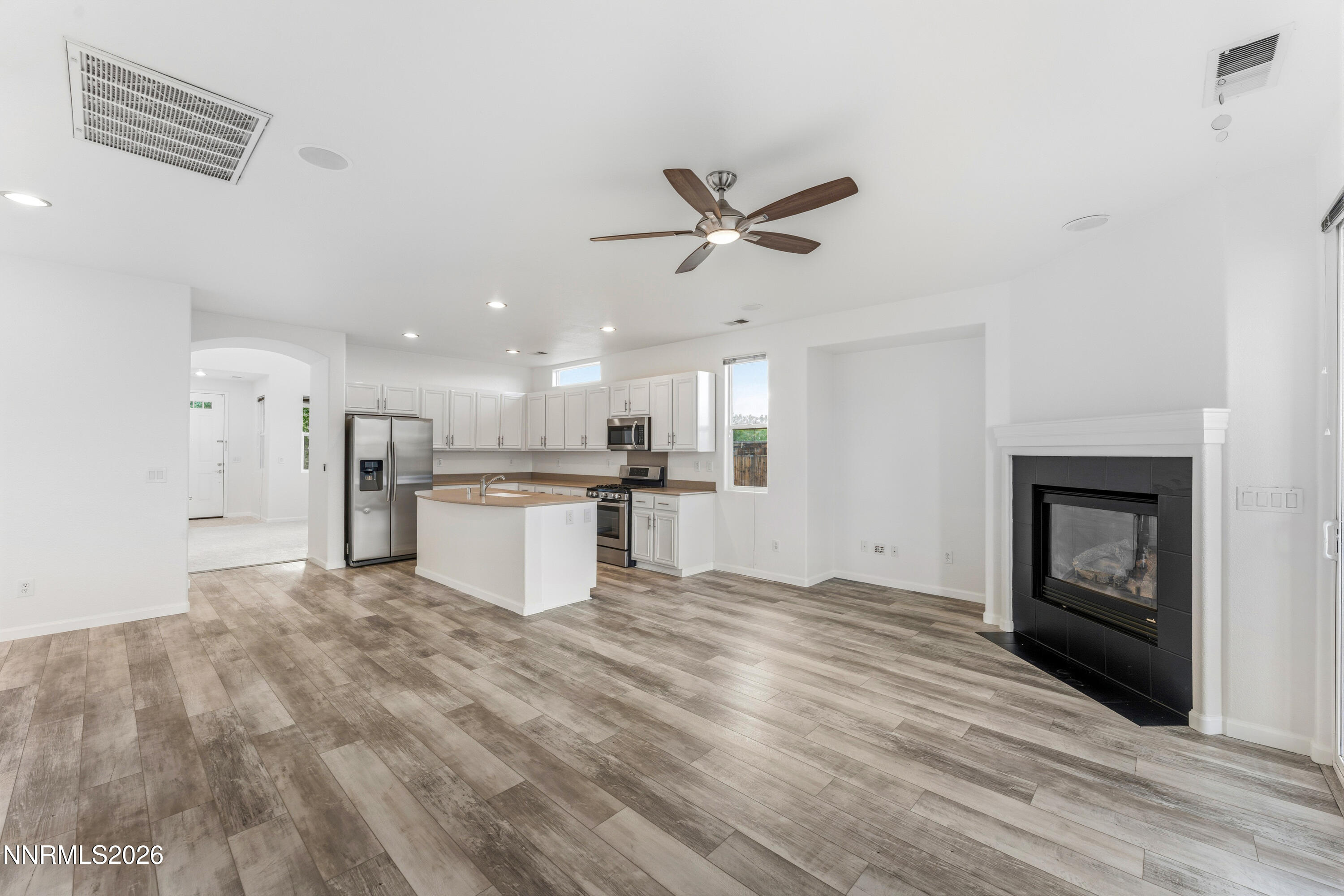 10548 Twin Bridges Way Reno, NV 89521 - Photo 26 of 71 6- Family room-Kitchen -O
