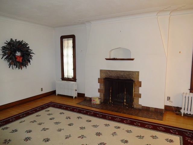 425 Moran Road Grosse Pointe, MI 48236 - Photo 8 of 19 50023717-7.JPG