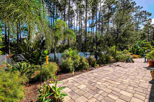 a view of an outdoor space