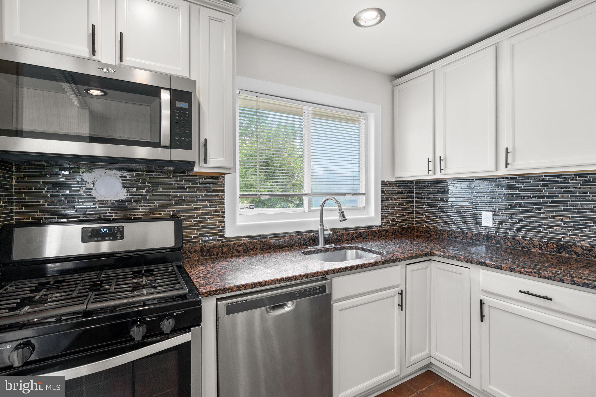909 Sedgley Road Catonsville, MD 21228 - Photo 14 of 38 Kitchen