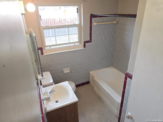 $1,957 | 341 Longview Drive, San Antonio, TX 78220