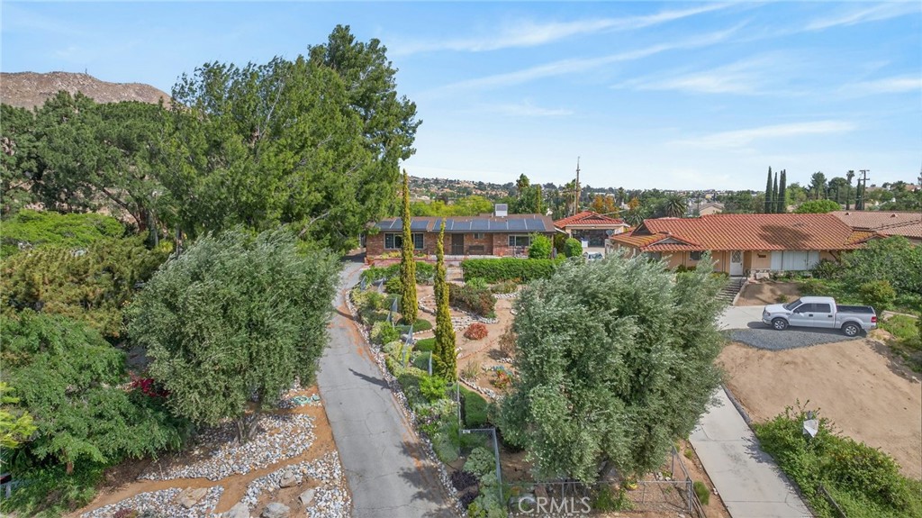 11543 Tulane Avenue Riverside, CA 92507 - Photo 46 of 49 Welcome to the top of the hill!