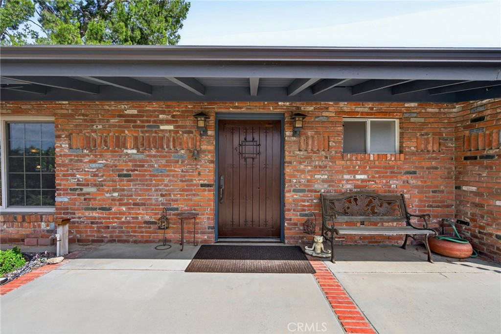 11543 Tulane Avenue Riverside, CA 92507 - Photo 9 of 49 The front door welcomes you!