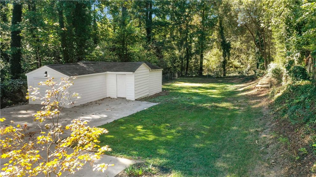 207 Walthall Street Marietta, GA 30064 - Photo 11 of 42 a view of a backyard