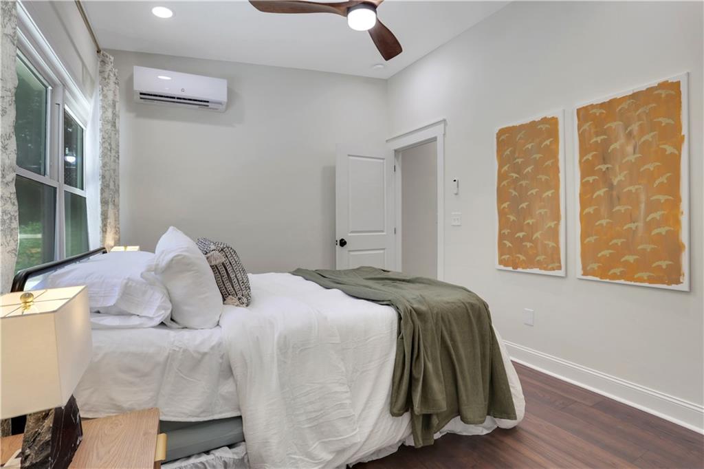 207 Walthall Street Marietta, GA 30064 - Photo 26 of 42 a bedroom with a bed and window