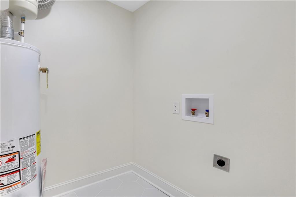 207 Walthall Street Marietta, GA 30064 - Photo 35 of 42 a view of a closet