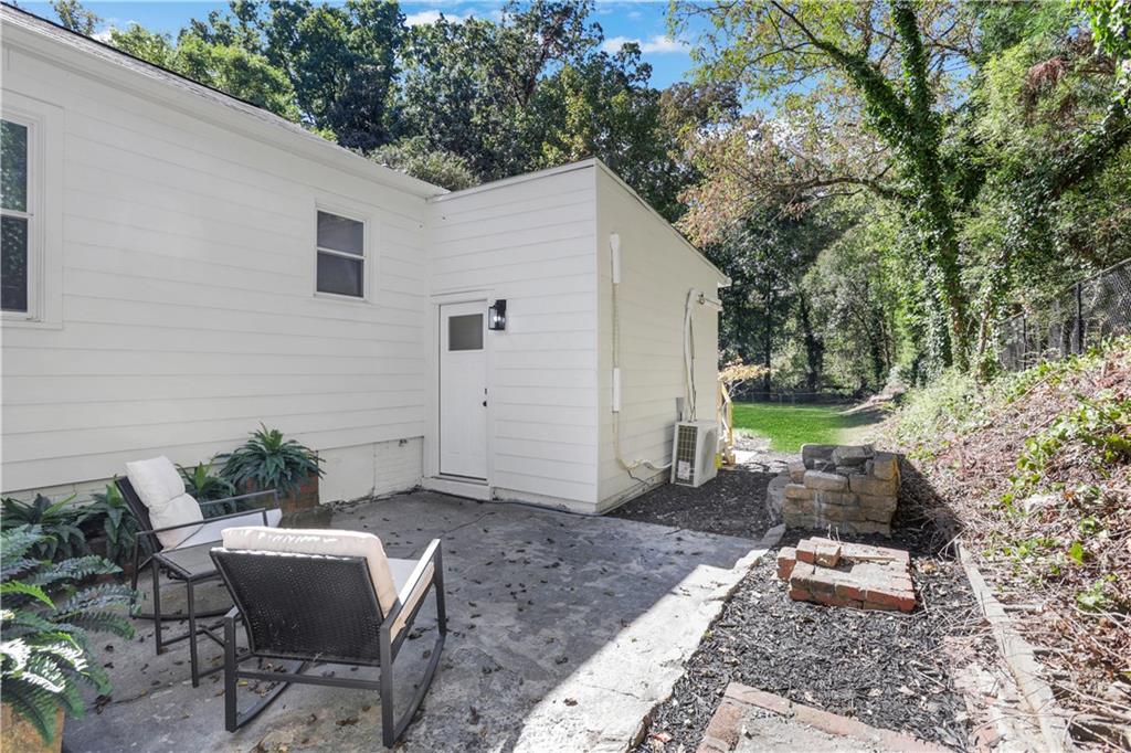 207 Walthall Street Marietta, GA 30064 - Photo 36 of 42 a white house with outdoor space