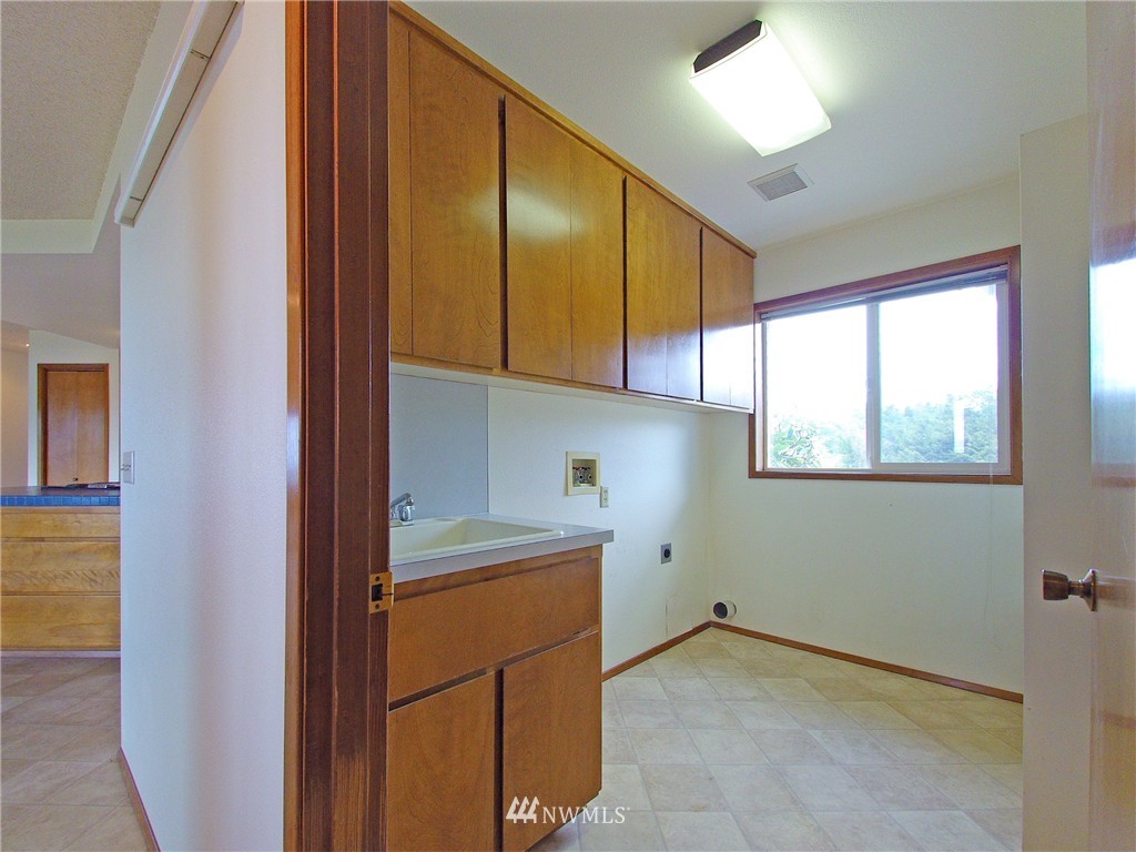 1429 Finn Hall Road Port Angeles, WA 98362 - Photo 22 of 25 Gallery Image 22