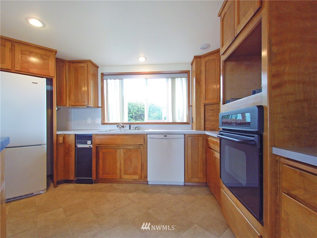 1429 Finn Hall Road Port Angeles, WA 98362 - Photo 9 of 25 Gallery Image 9
