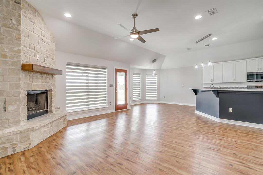 4129 Florance Road Ponder, TX 76259 - Photo 4 of 34