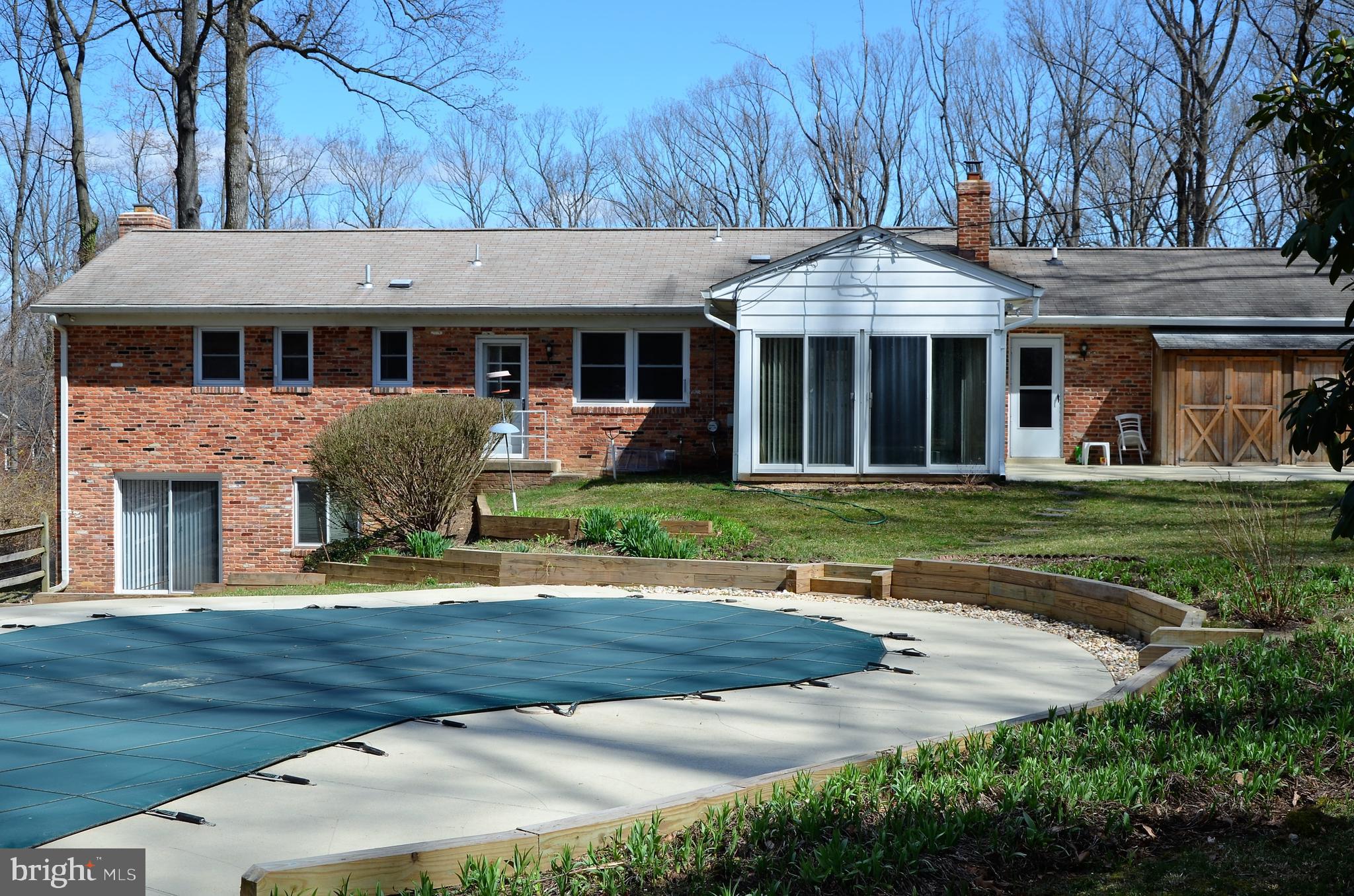 15930 Woods Center Road Silver Spring, MD 20906 - Photo 19 of 33 Back of all brick home