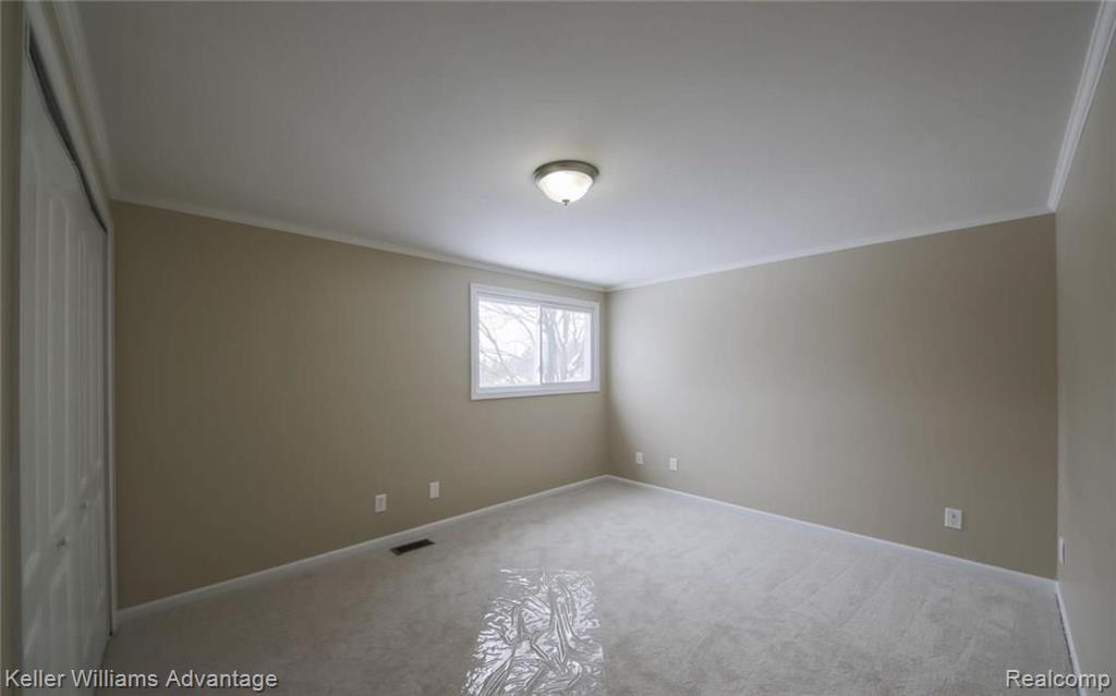 36932 Fox Run Farmington Hills, MI 48331 - Photo 27 of 37