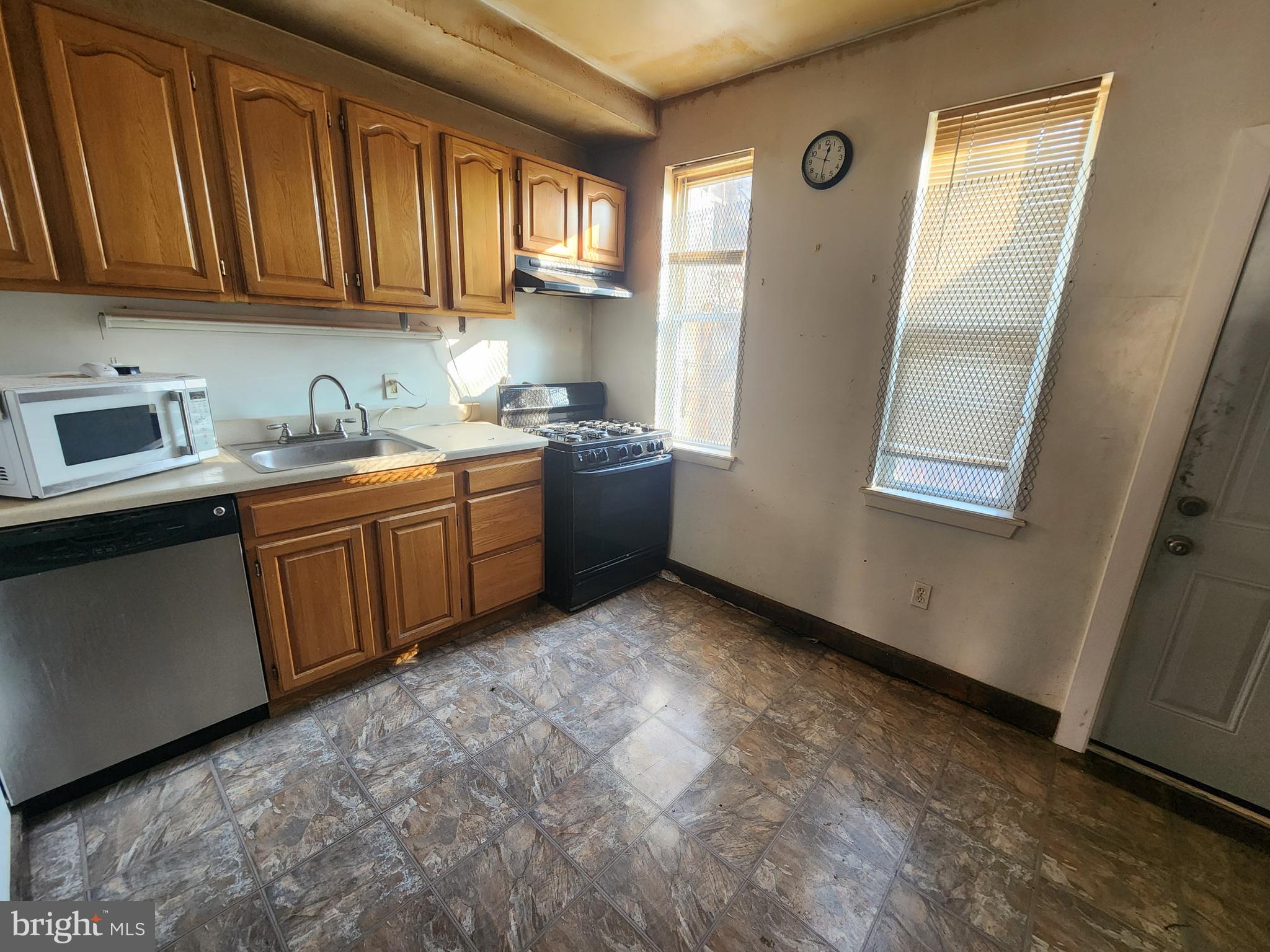 307 South Calhoun Street Baltimore, MD 21223 - Photo 10 of 27