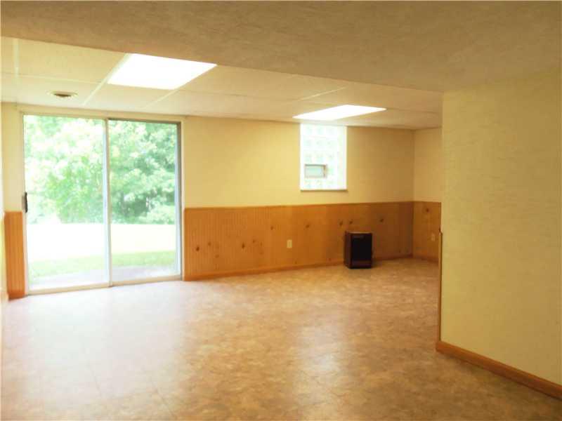 527 Old Hickory Ridge Road Washington, PA 15301 - Photo 15 of 21 Family Room.
