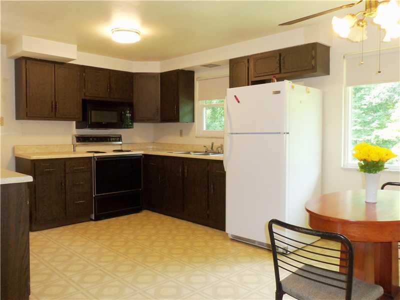 527 Old Hickory Ridge Road Washington, PA 15301 - Photo 6 of 21 Kitchen.