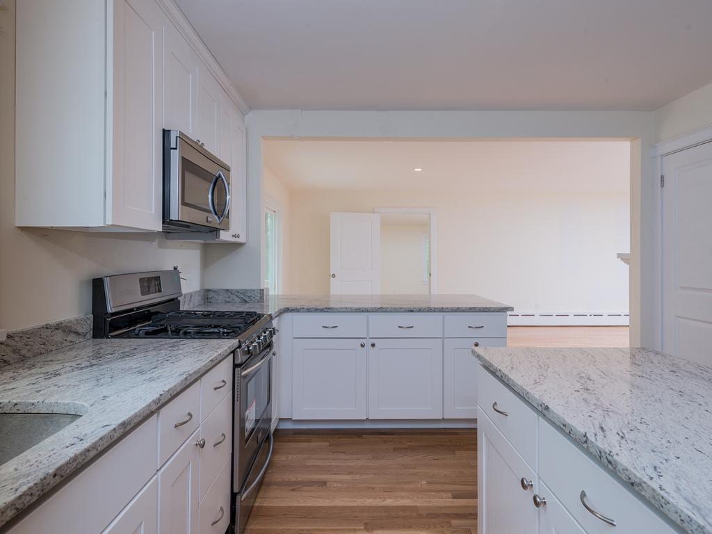 211 Southside Road York, ME 03909 - Photo 4 of 32