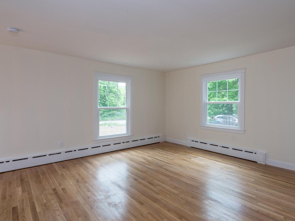 211 Southside Road York, ME 03909 - Photo 5 of 32
