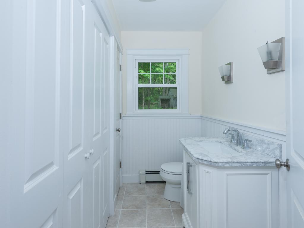 211 Southside Road York, ME 03909 - Photo 10 of 32