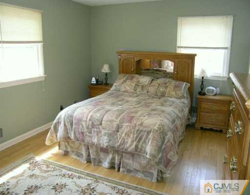 374 Gerry Road North Brunswick, NJ 08902 - Photo 5 of 8 Gallery Image 5