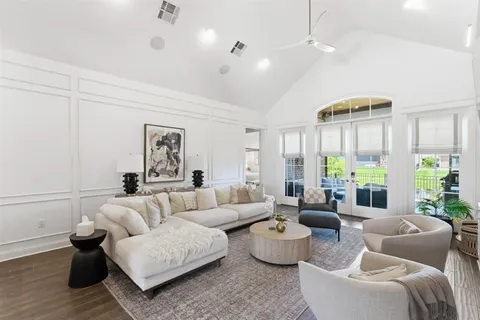 $865,000 | 5847 Lakeview Lane, Lake Charles, LA 70605