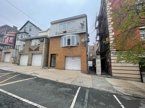 $2,000 | 306 65th Street, West New York, NJ 07093