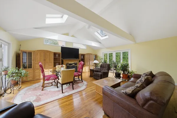 $550,000 | 24 Burning Bush Trail, Crystal Lake, IL 60012