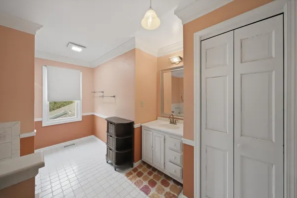 $550,000 | 24 Burning Bush Trail, Crystal Lake, IL 60012