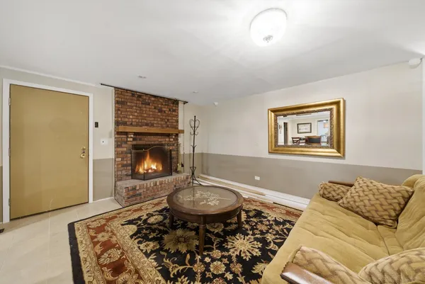 $550,000 | 24 Burning Bush Trail, Crystal Lake, IL 60012